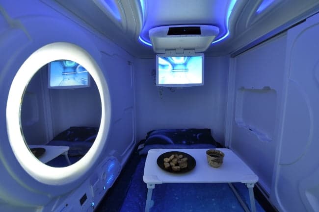 Номер-капсула в общем номере для мужчин и женщин КОСМОС