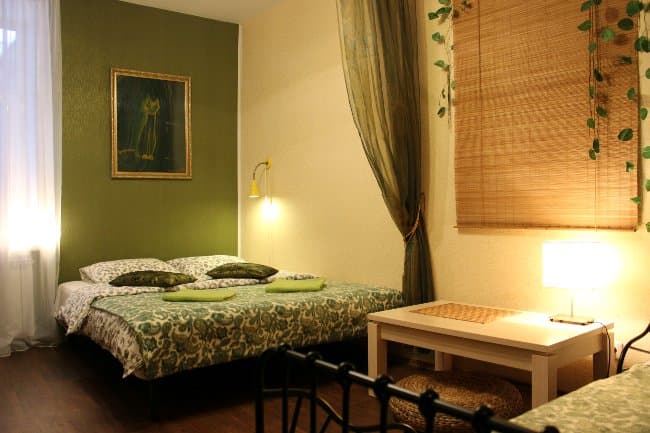 Двухместный номер с двуспальной кроватью и дополнительной кроватью ВОСТОК